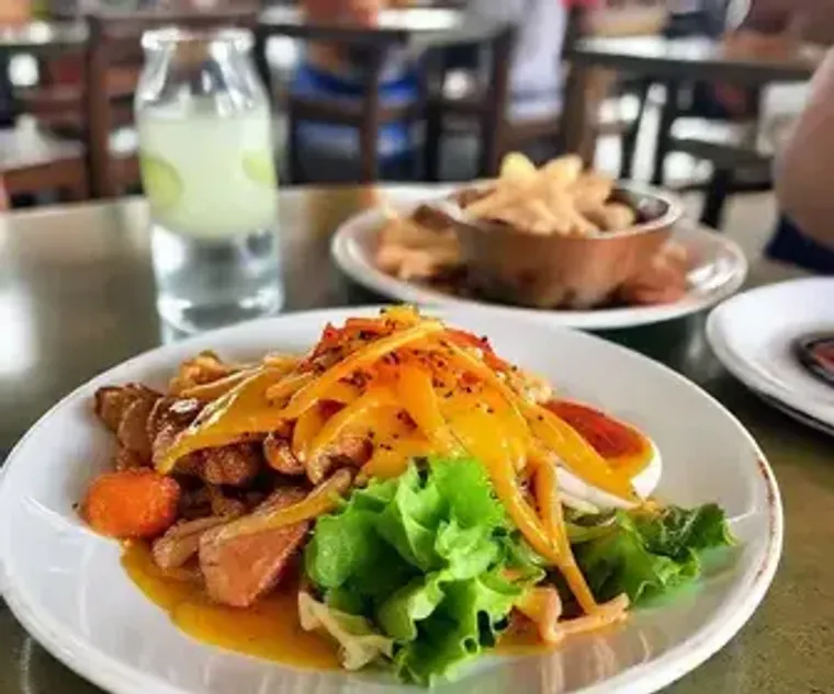 Restaurantes e comidas típicas em Aparecida: lugares, passeios e dicas úteis