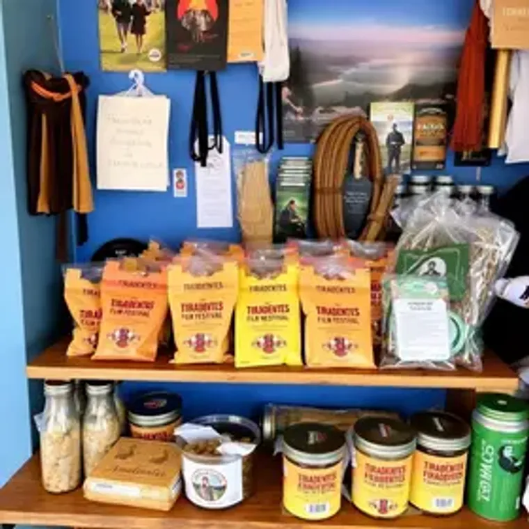 Souvenirs and local products at Tiradentes Film Festival: location, access and nearby highlights